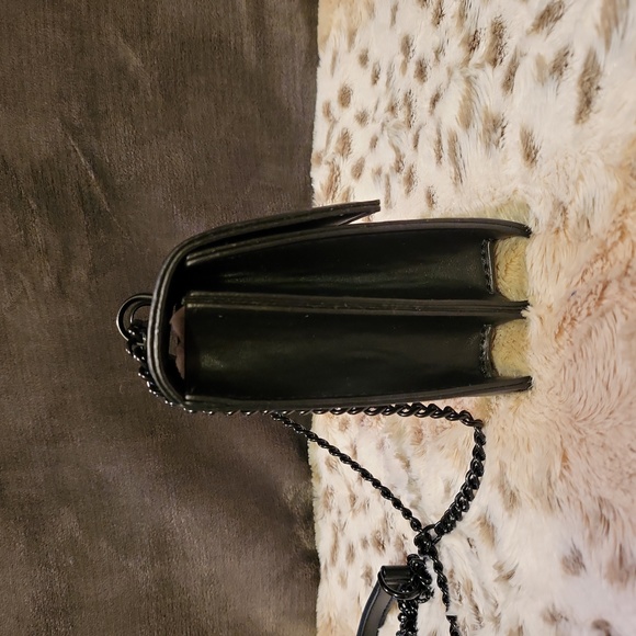 Fashion Handbag Black Vegan Leather Crossbody NWOT - Picture 4 of 8